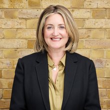 A portrait image of Saskia Konynenburg.